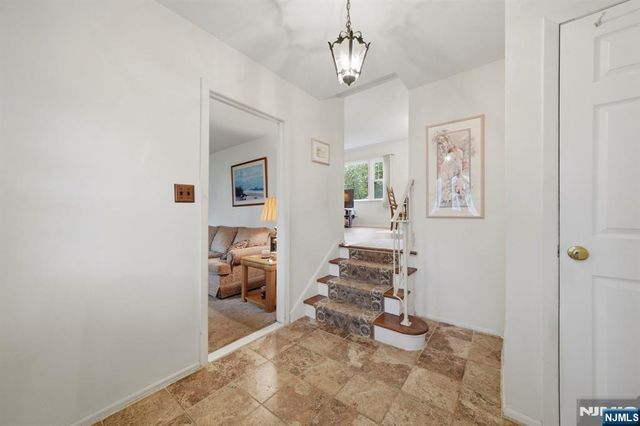 32 Crestwood Avenue, Nutley, NJ 07110