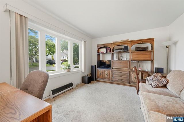 32 Crestwood Avenue, Nutley, NJ 07110