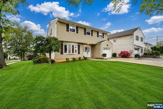 32 Crestwood Avenue, Nutley, NJ 07110