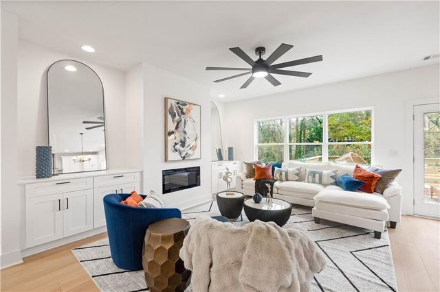 2167 Main NW Street, Atlanta, GA 30318