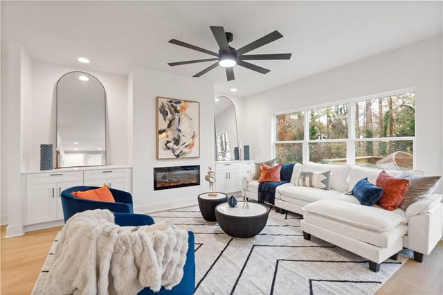 2167 Main NW Street, Atlanta, GA 30318