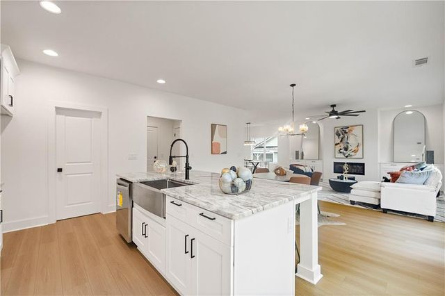 2167 Main NW Street, Atlanta, GA 30318