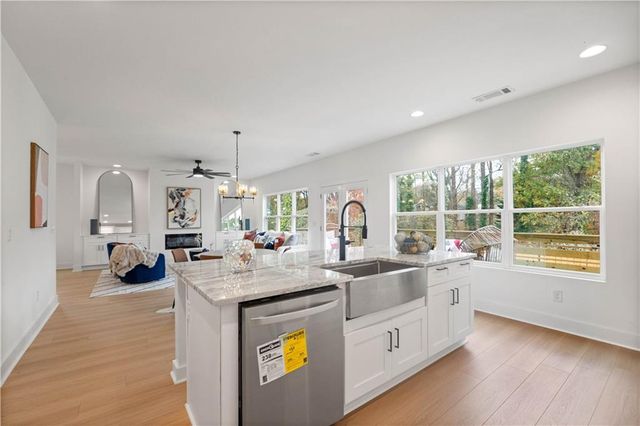 2167 Main NW Street, Atlanta, GA 30318