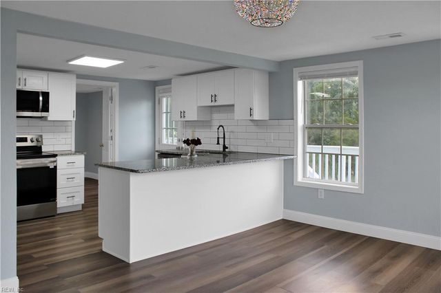 126 Ridge RD, Poquoson, VA 23662