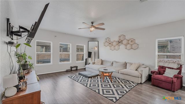 1944 Eastern Finch, New Braunfels, TX 78130