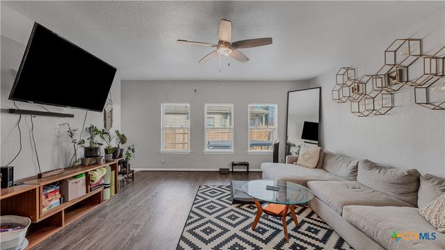 1944 Eastern Finch, New Braunfels, TX 78130
