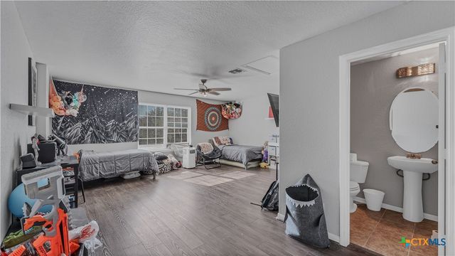 1944 Eastern Finch, New Braunfels, TX 78130