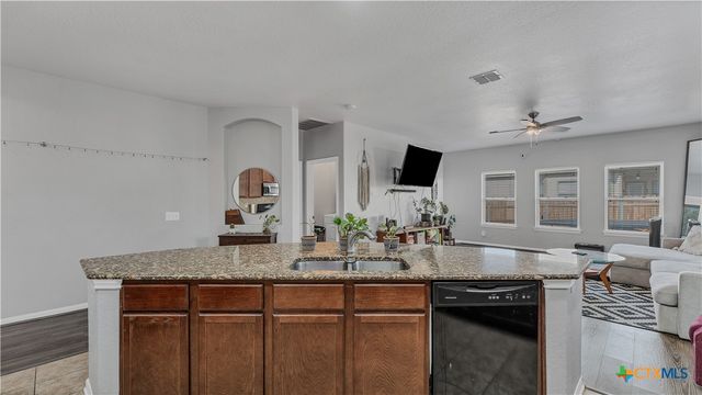1944 Eastern Finch, New Braunfels, TX 78130
