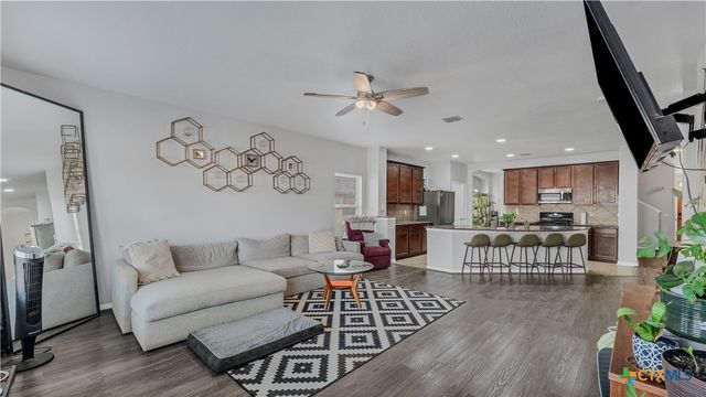 1944 Eastern Finch, New Braunfels, TX 78130
