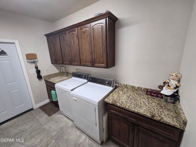 6300 CAMINO PINON Place, El Paso, TX 79932