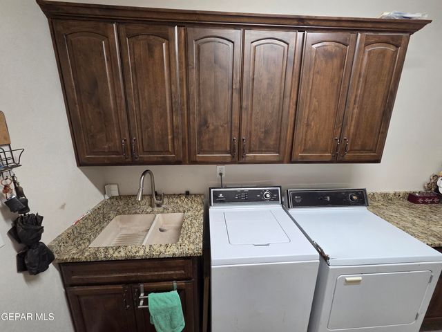 6300 CAMINO PINON Place, El Paso, TX 79932