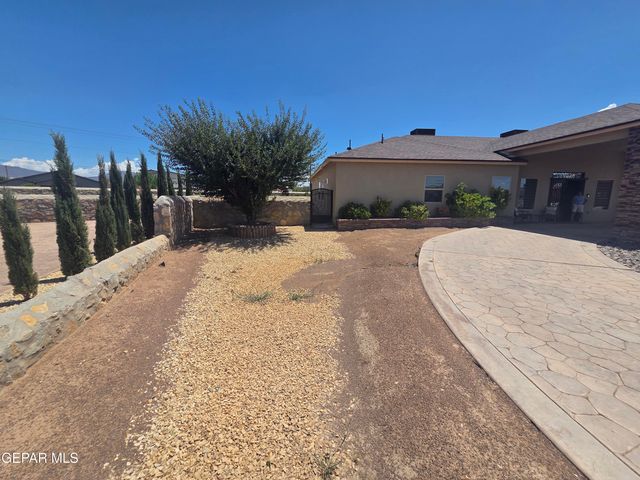 6300 CAMINO PINON Place, El Paso, TX 79932