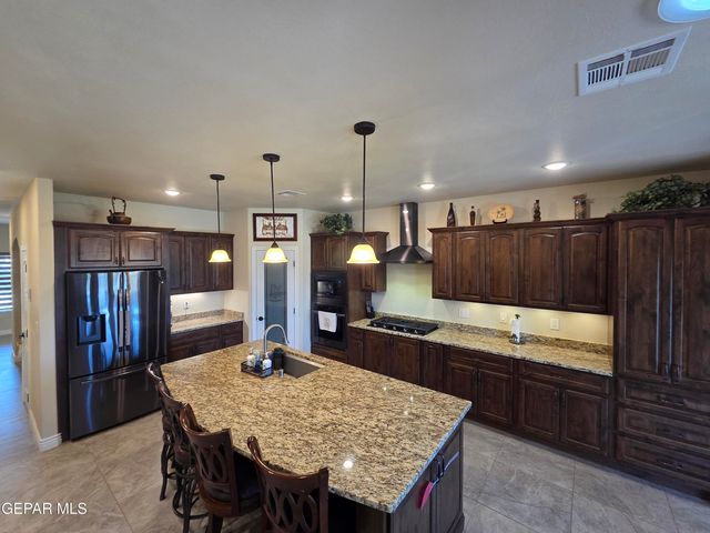 6300 CAMINO PINON Place, El Paso, TX 79932