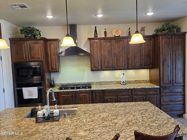6300 CAMINO PINON Place, El Paso, TX 79932