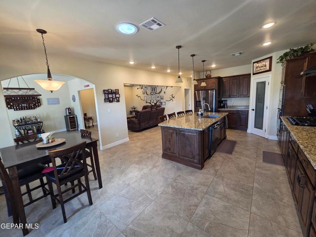 6300 CAMINO PINON Place, El Paso, TX 79932