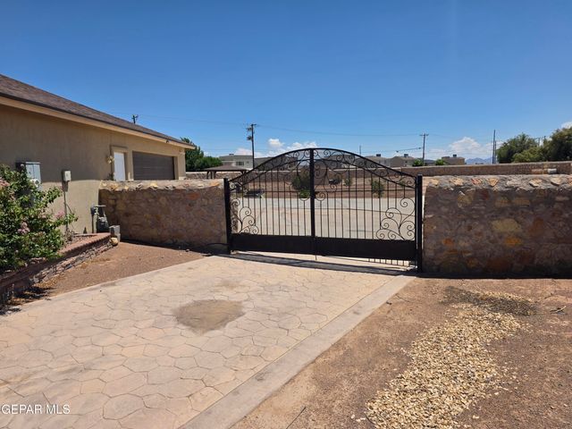 6300 CAMINO PINON Place, El Paso, TX 79932