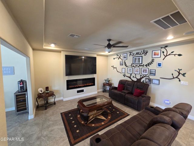 6300 CAMINO PINON Place, El Paso, TX 79932