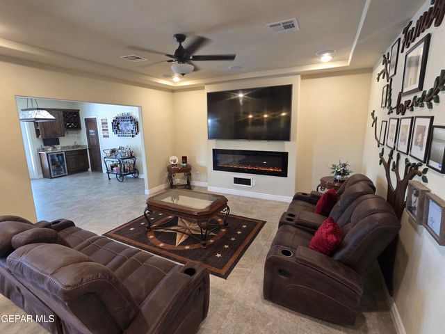 6300 CAMINO PINON Place, El Paso, TX 79932