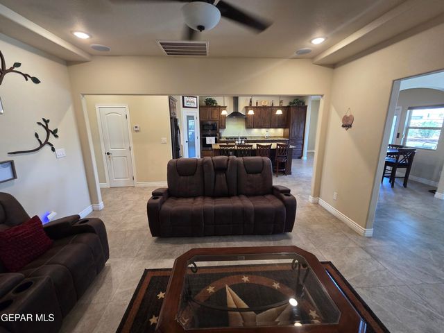 6300 CAMINO PINON Place, El Paso, TX 79932