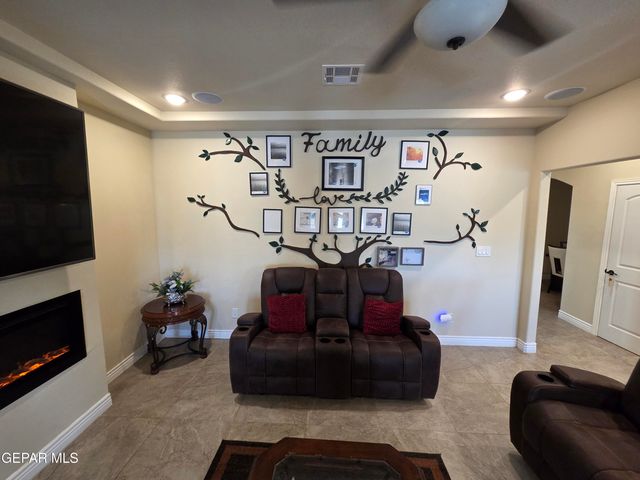 6300 CAMINO PINON Place, El Paso, TX 79932