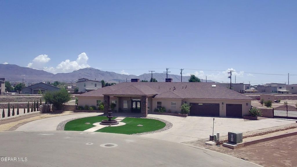 6300 CAMINO PINON Place, El Paso, TX 79932