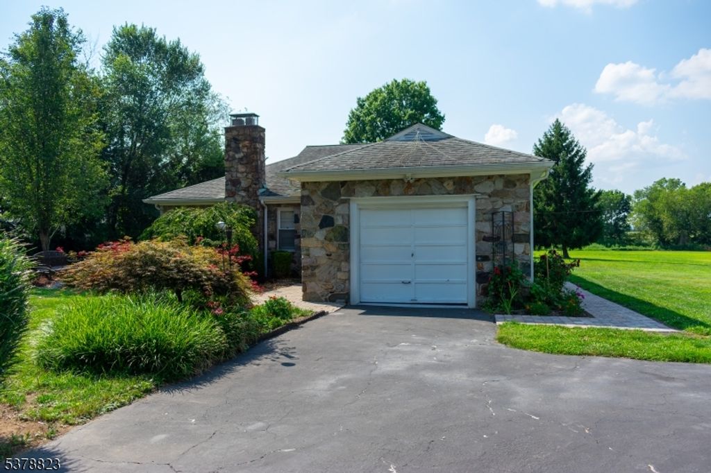 115 County Road 519, White Twp., NJ 07823