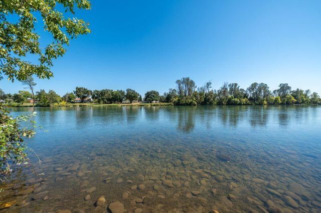 3425 Riverview Drive, Redding, CA 96001