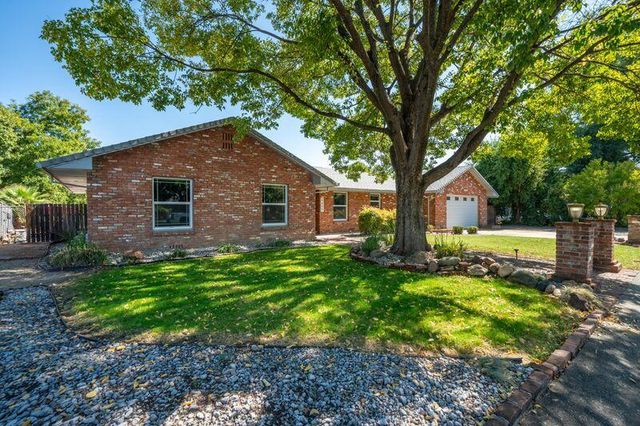 3425 Riverview Drive, Redding, CA 96001