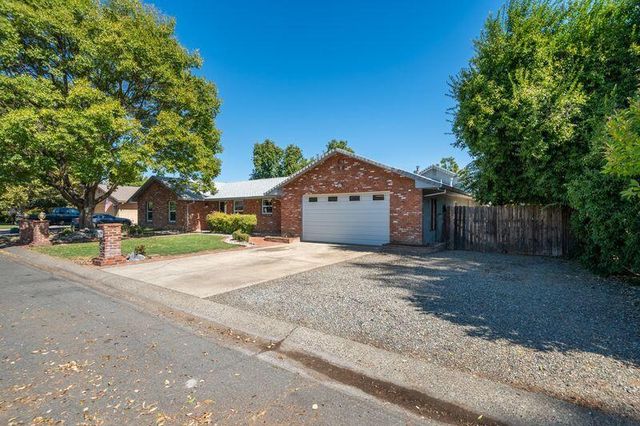 3425 Riverview Drive, Redding, CA 96001