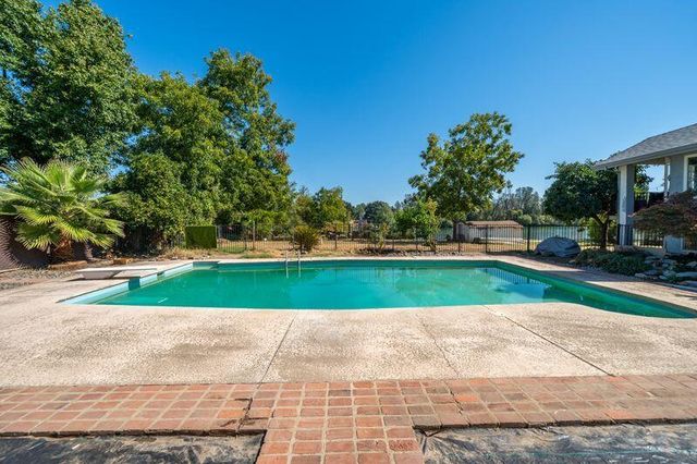 3425 Riverview Drive, Redding, CA 96001