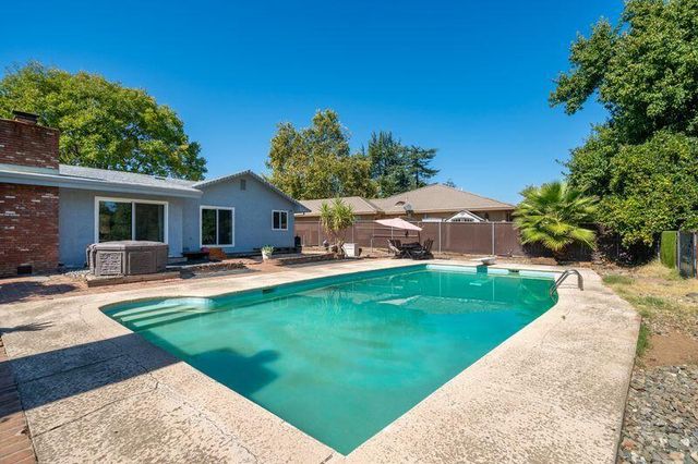 3425 Riverview Drive, Redding, CA 96001