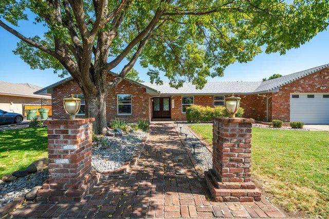 3425 Riverview Drive, Redding, CA 96001