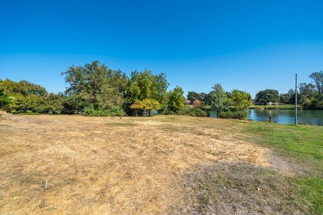 3425 Riverview Drive, Redding, CA 96001