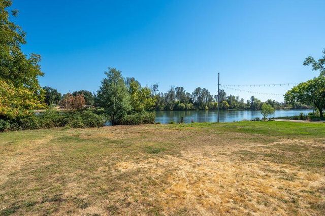 3425 Riverview Drive, Redding, CA 96001