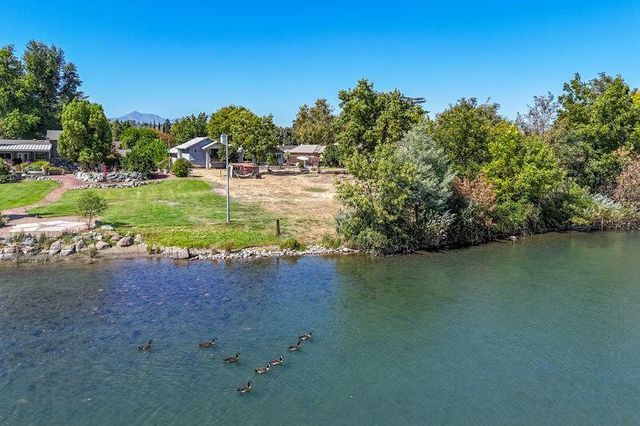 3425 Riverview Drive, Redding, CA 96001