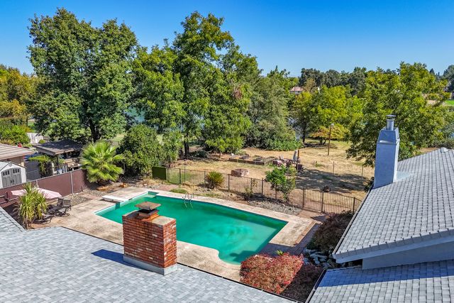 3425 Riverview Drive, Redding, CA 96001