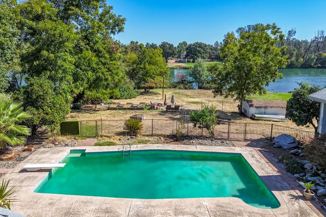 3425 Riverview Drive, Redding, CA 96001