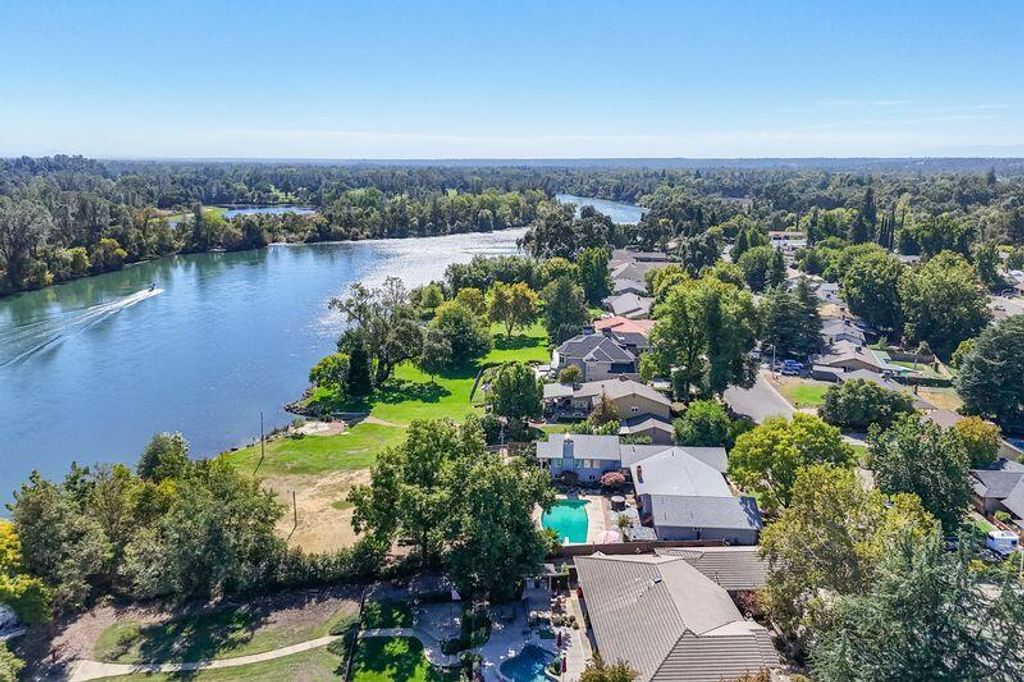 3425 Riverview Drive, Redding, CA 96001