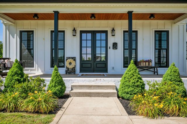 122 Hillside Dr, Dickson, TN 37055