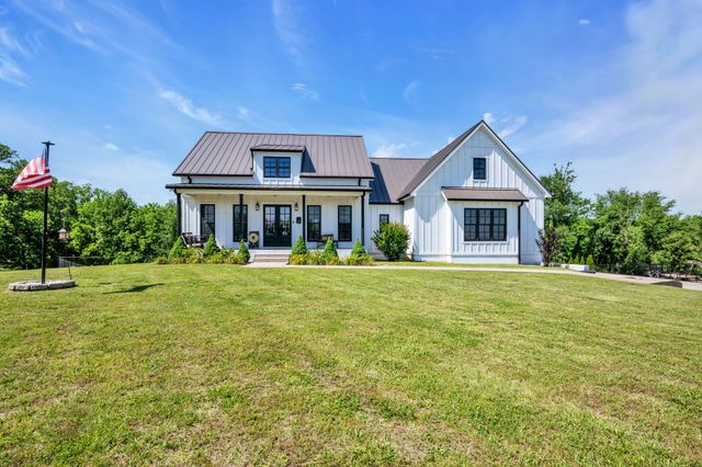 122 Hillside Dr, Dickson, TN 37055