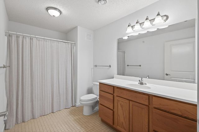 619 8th Street SE 308, Minneapolis, MN 55414