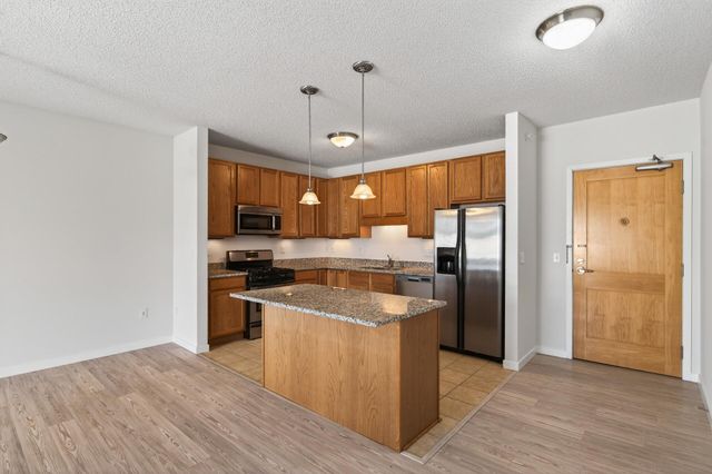 619 8th Street SE 308, Minneapolis, MN 55414
