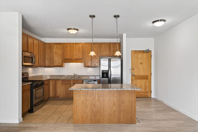 619 8th Street SE 308, Minneapolis, MN 55414