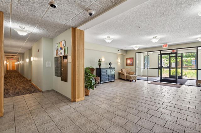 619 8th Street SE 308, Minneapolis, MN 55414