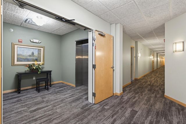 619 8th Street SE 308, Minneapolis, MN 55414