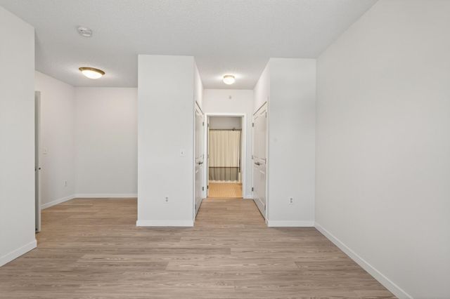 619 8th Street SE 308, Minneapolis, MN 55414