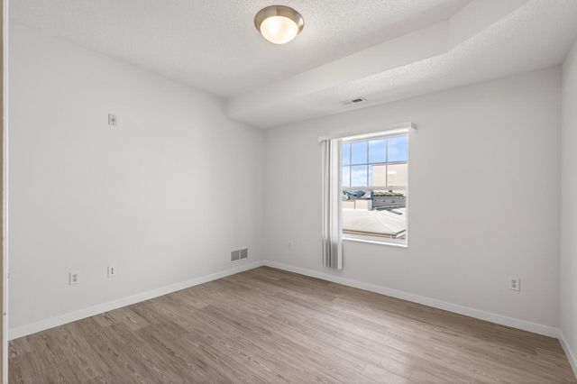 619 8th Street SE 308, Minneapolis, MN 55414