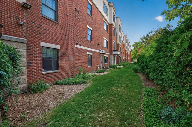 619 8th Street SE 308, Minneapolis, MN 55414