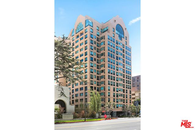 10520 Wilshire Boulevard 305, Los Angeles, CA 90024