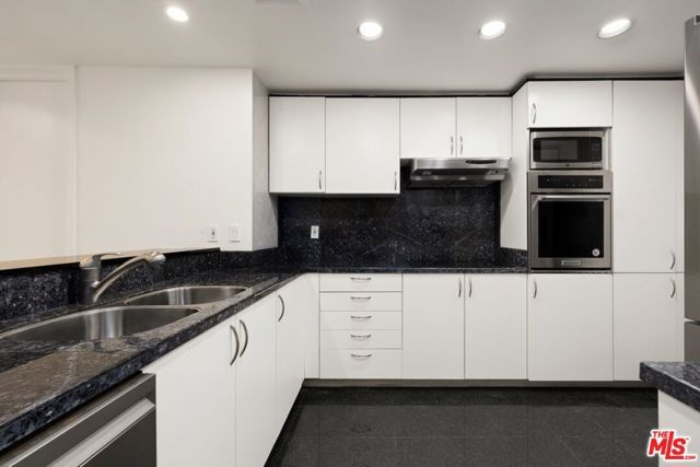 10520 Wilshire Boulevard 305, Los Angeles, CA 90024